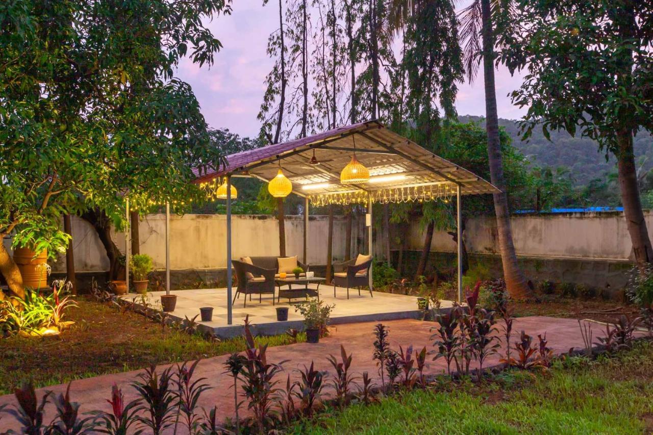 Grey Mosaics By Stayvista - Mountain-View Villa In Vasai With Pool, Spacious Lawn & Terrace - Mumbai — Photos 1