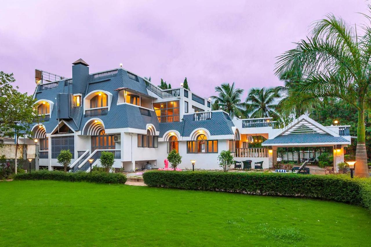 Grey Mosaics By Stayvista - Mountain-View Villa In Vasai With Pool, Spacious Lawn & Terrace - Mumbai — Photos 2
